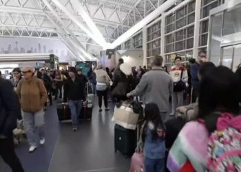 When will TSA lines go back to normal? Travelers may face delays for days or weeks